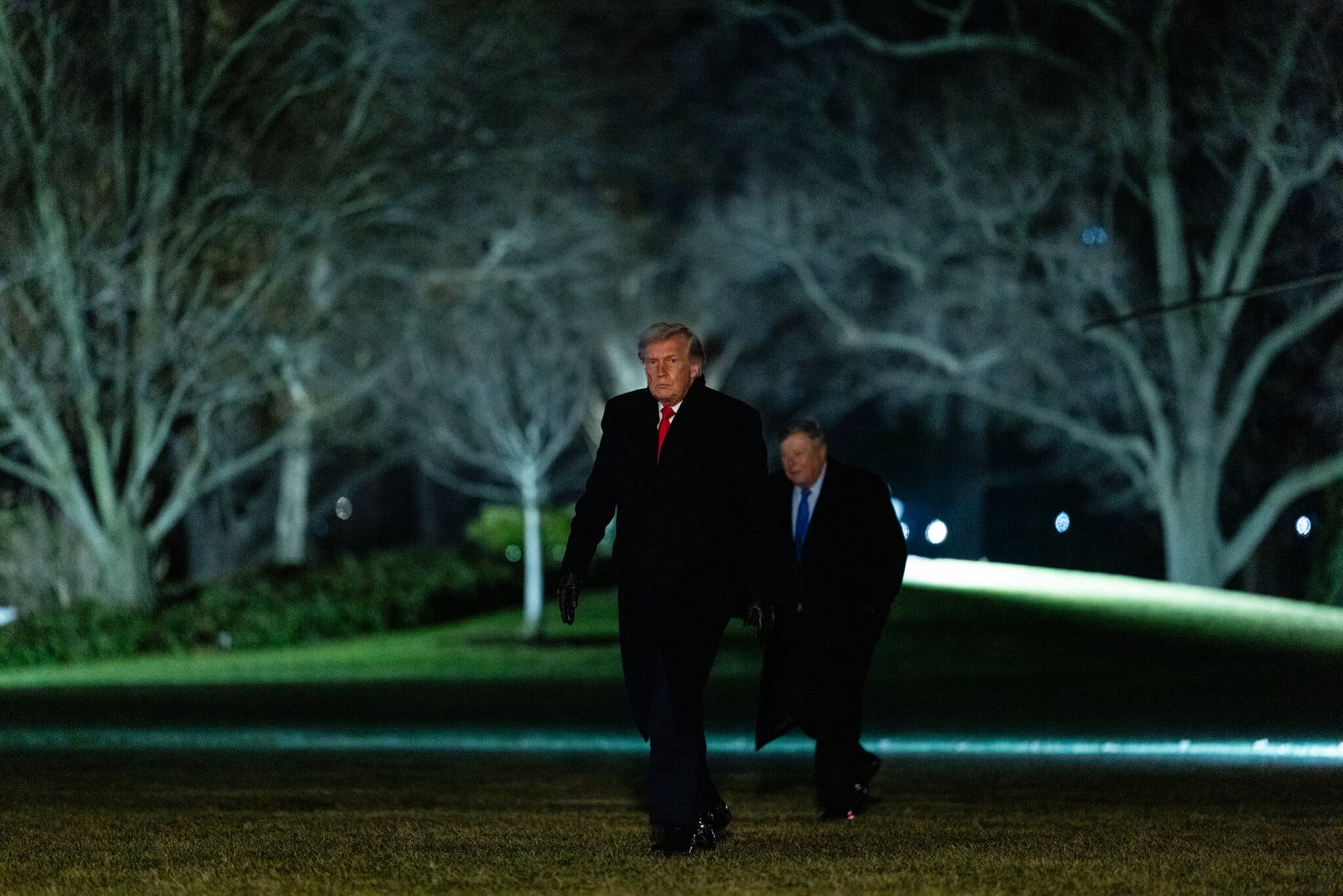 Trump Heckles Europe Ahead of Davos Visit, Signals Tough Economic and Political Stance