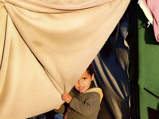 Israel Orders Gaza Families to Move in First Forced Evacuation Since Ceasefire